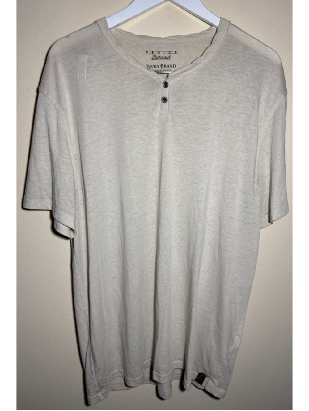 Lucky Brand Short Sleeve Henley Tee Beige Size XL PTP 23”